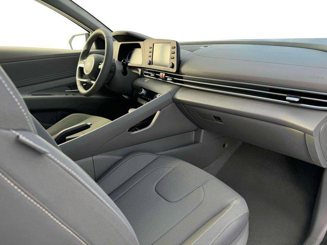 2025 Hyundai Elantra SEL - Photo 15