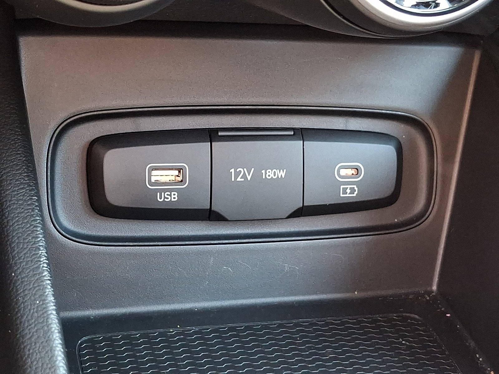 2025 Hyundai Venue SEL - Photo 24