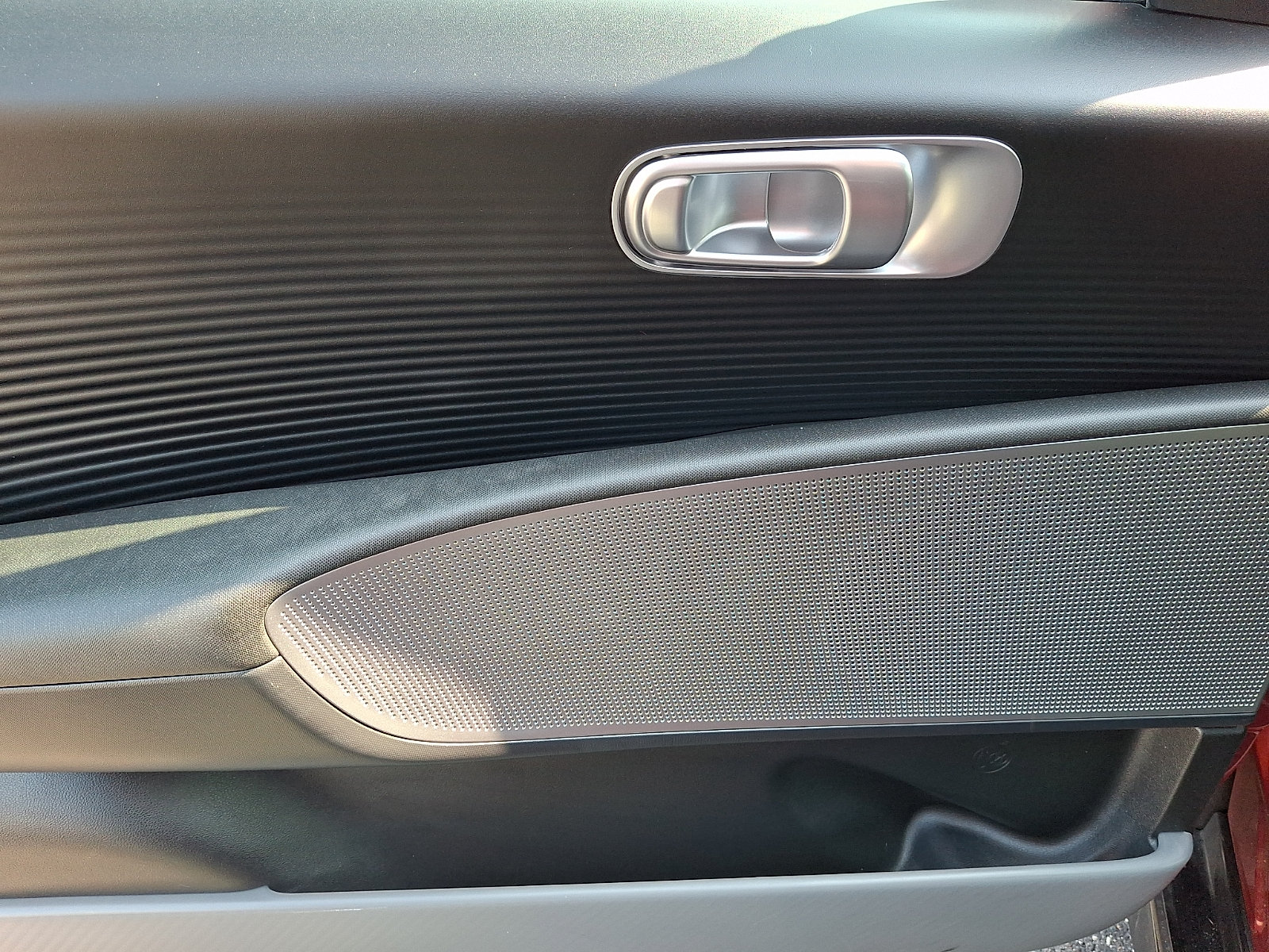 2024 Hyundai IONIQ 6 SE - Photo 12