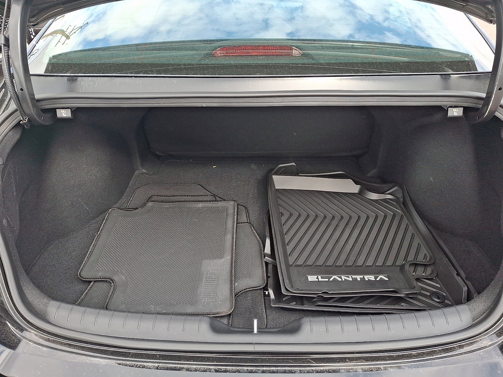 2025 Hyundai Elantra SEL - Photo 29