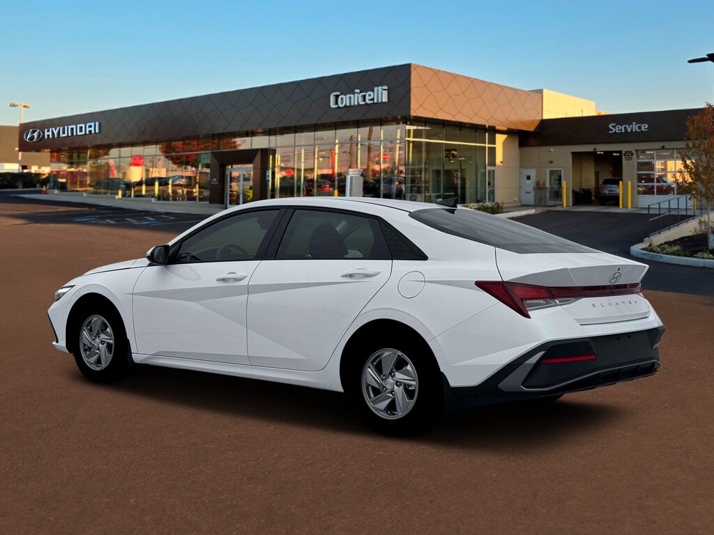 New 2026 Hyundai Elantra SE Sedan
