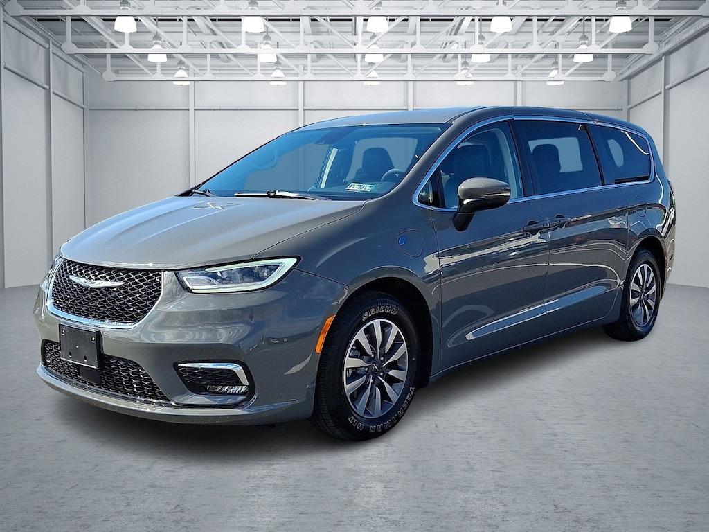 Used 2023 Chrysler Pacifica Plug-In Hybrid Touring L Van Passenger Van