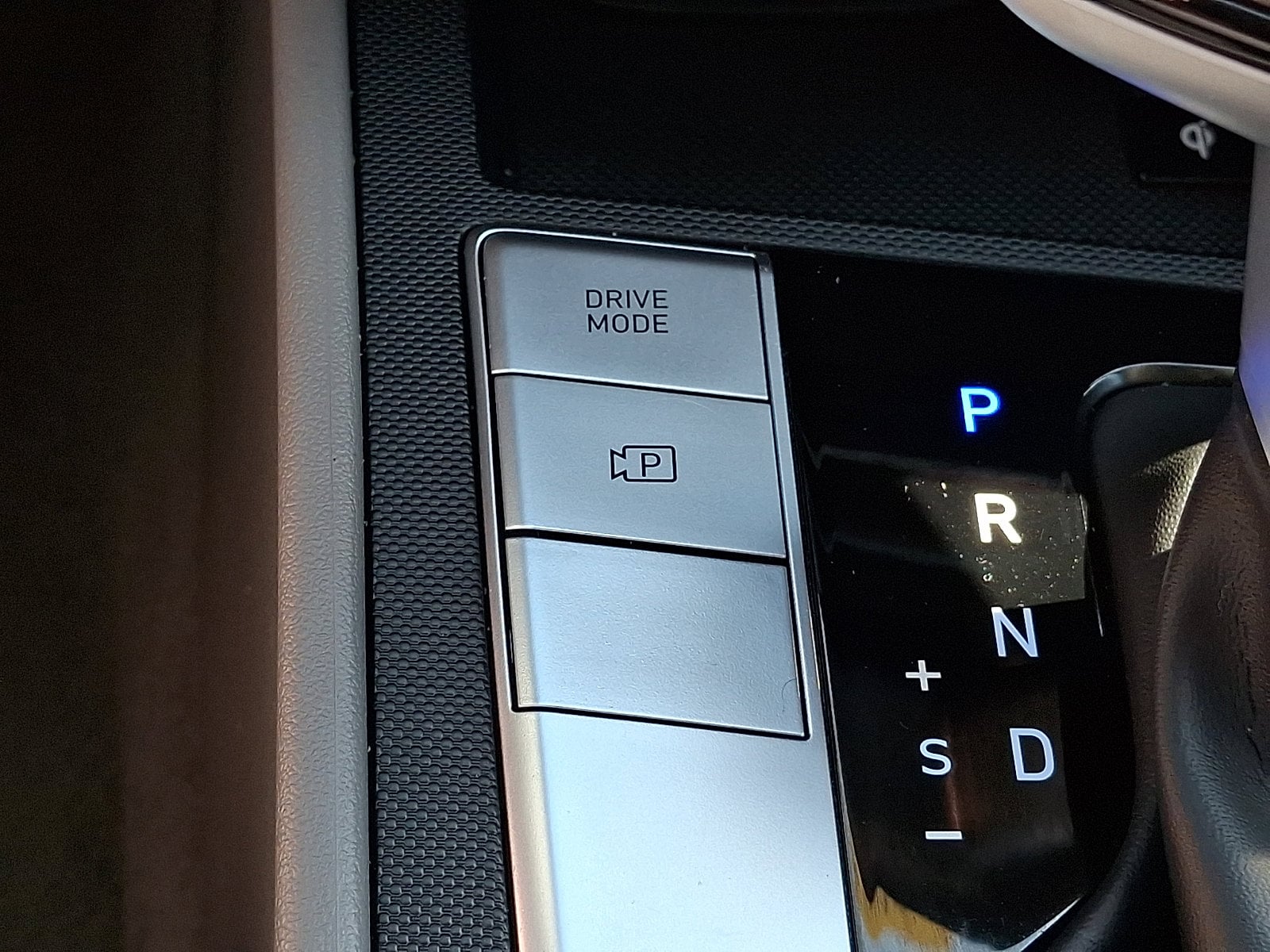 2025 Hyundai Elantra SEL - Photo 24