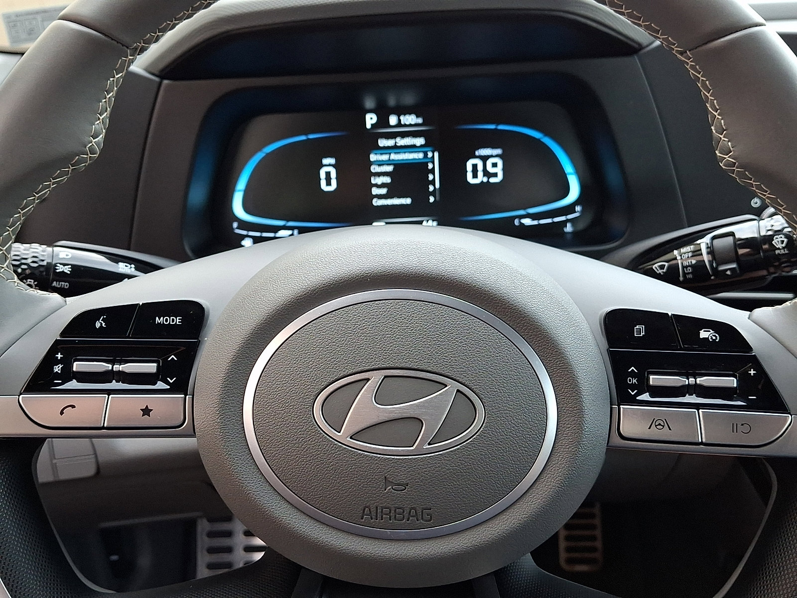 2025 Hyundai Elantra SEL - Photo 18