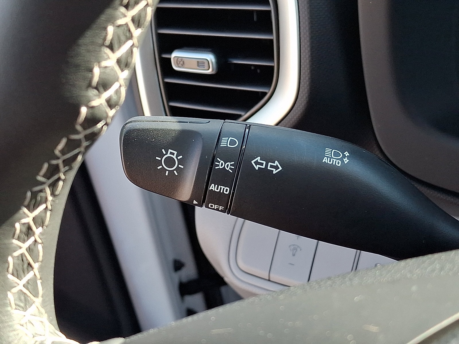 2025 Hyundai Venue SEL - Photo 26