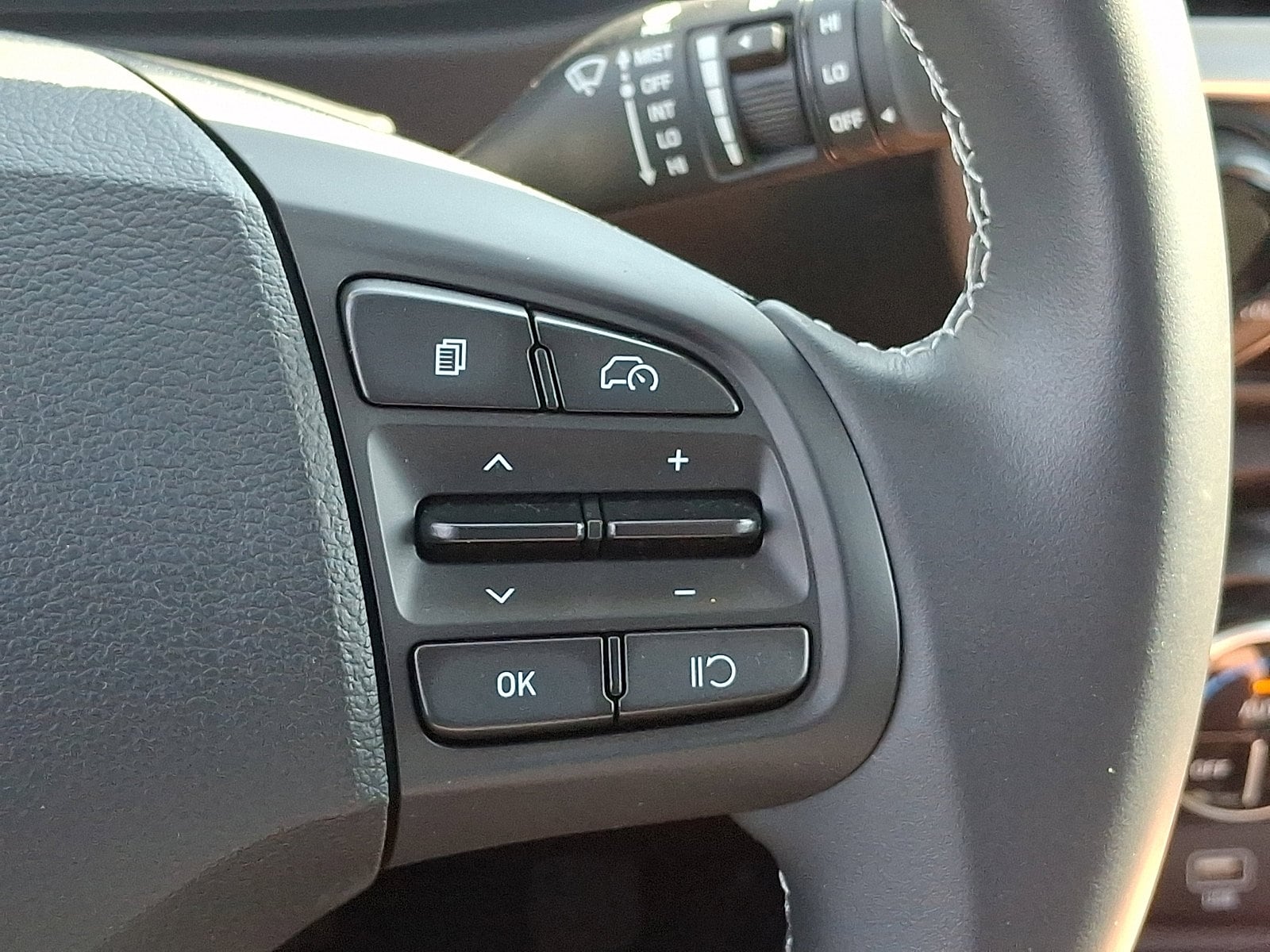 2025 Hyundai Venue SEL - Photo 22