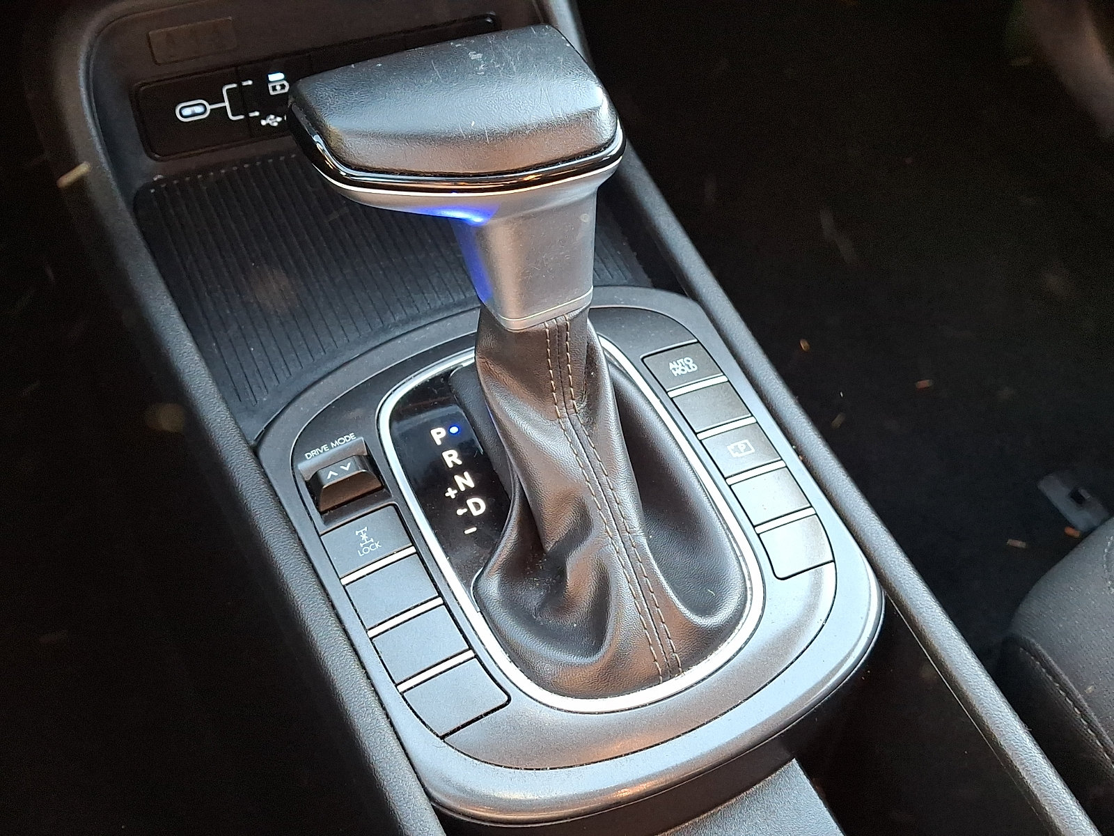 2025 Hyundai Kona SEL - Photo 14