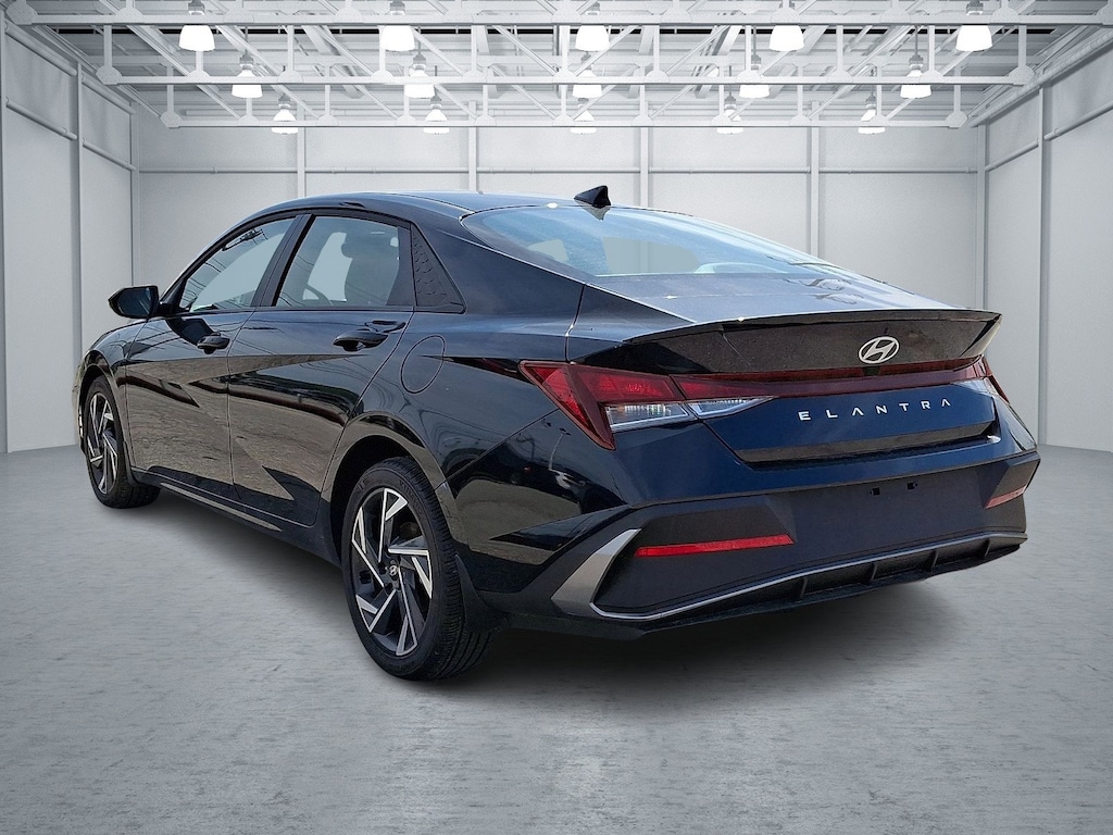 Certified 2025 Hyundai Elantra SEL Sport Sedan