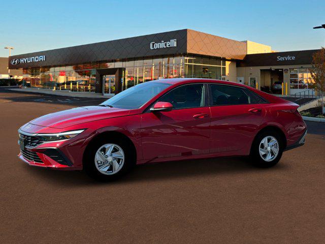 2025 Hyundai Elantra SE photo 2