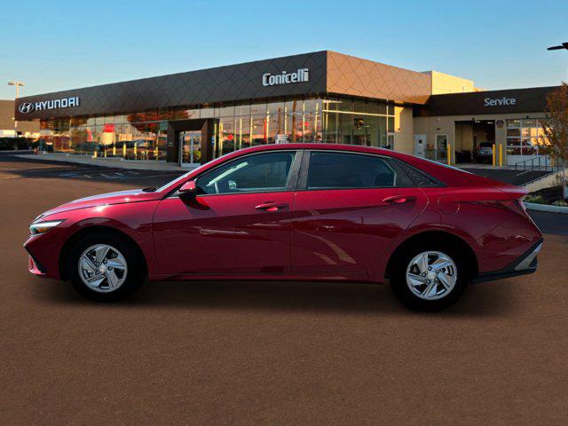 2025 Hyundai Elantra SE photo 3