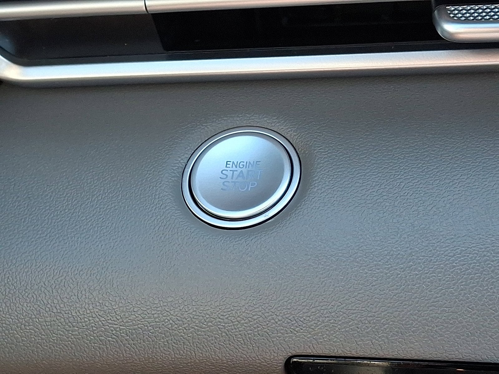 2025 Hyundai Elantra SEL - Photo 22