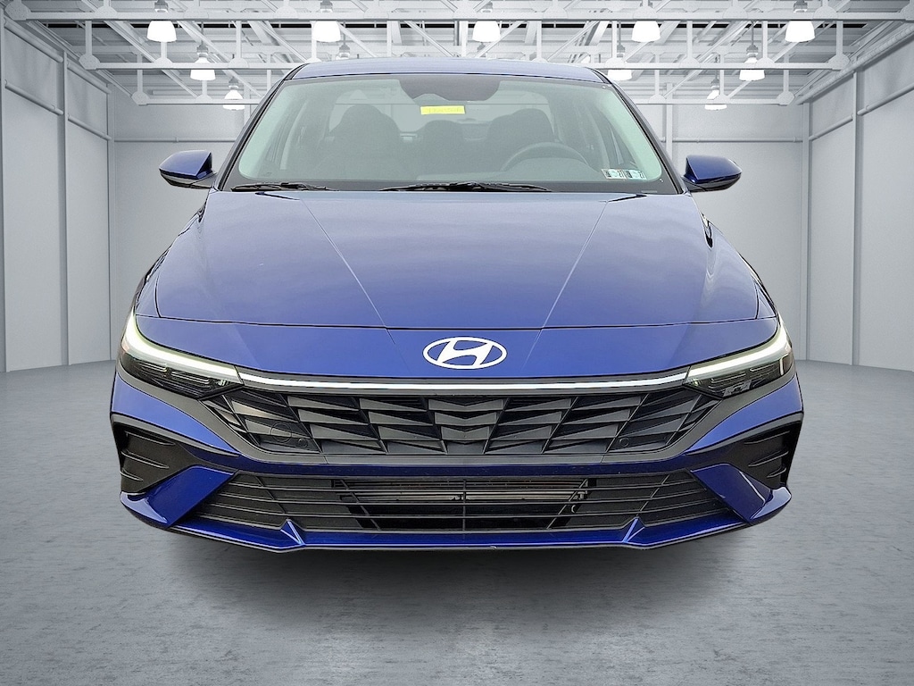 Certified 2025 Hyundai Elantra SE Sedan