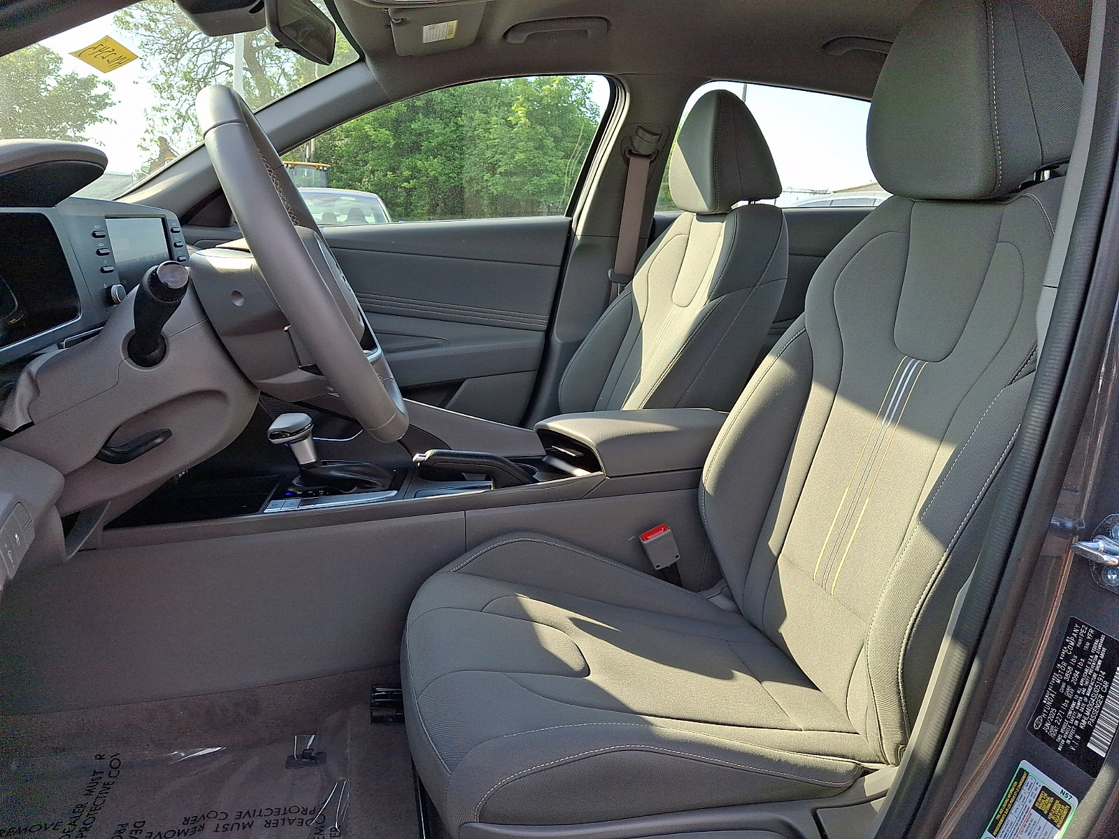 2025 Hyundai Elantra SEL - Photo 13