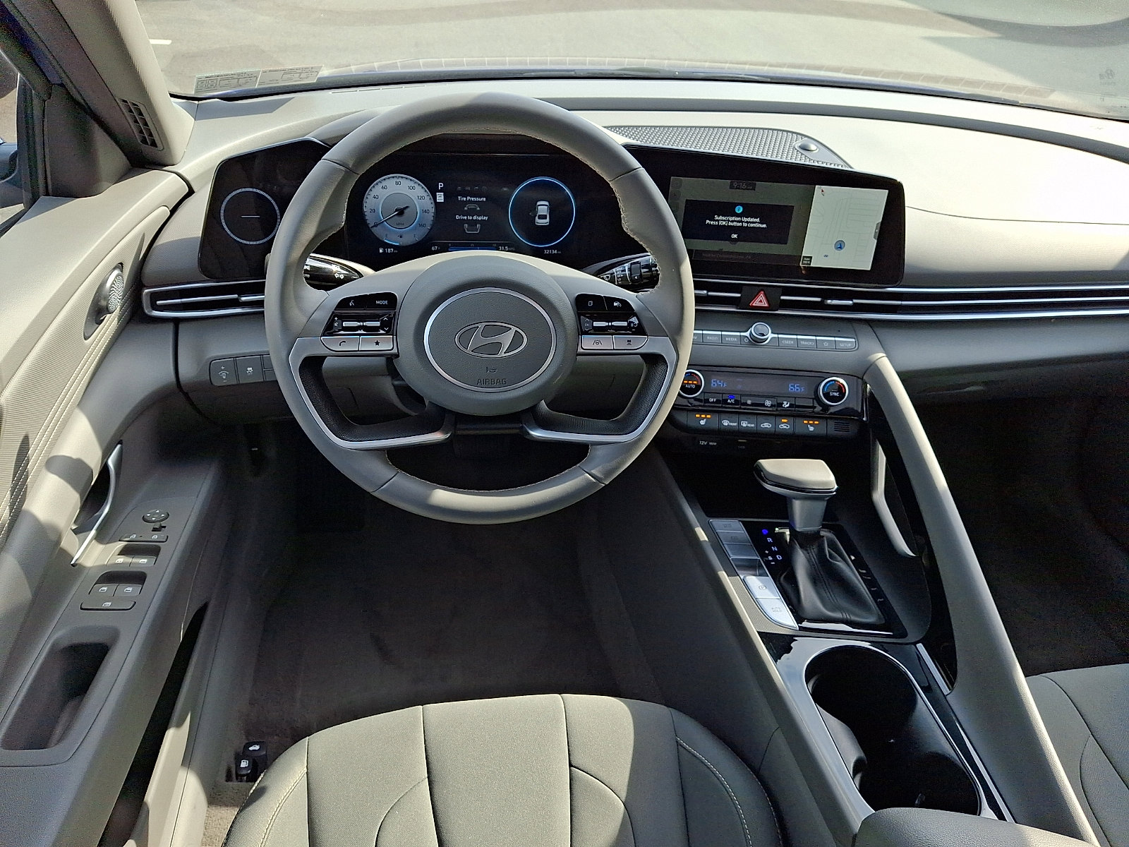 2024 Hyundai Elantra SEL - Photo 11