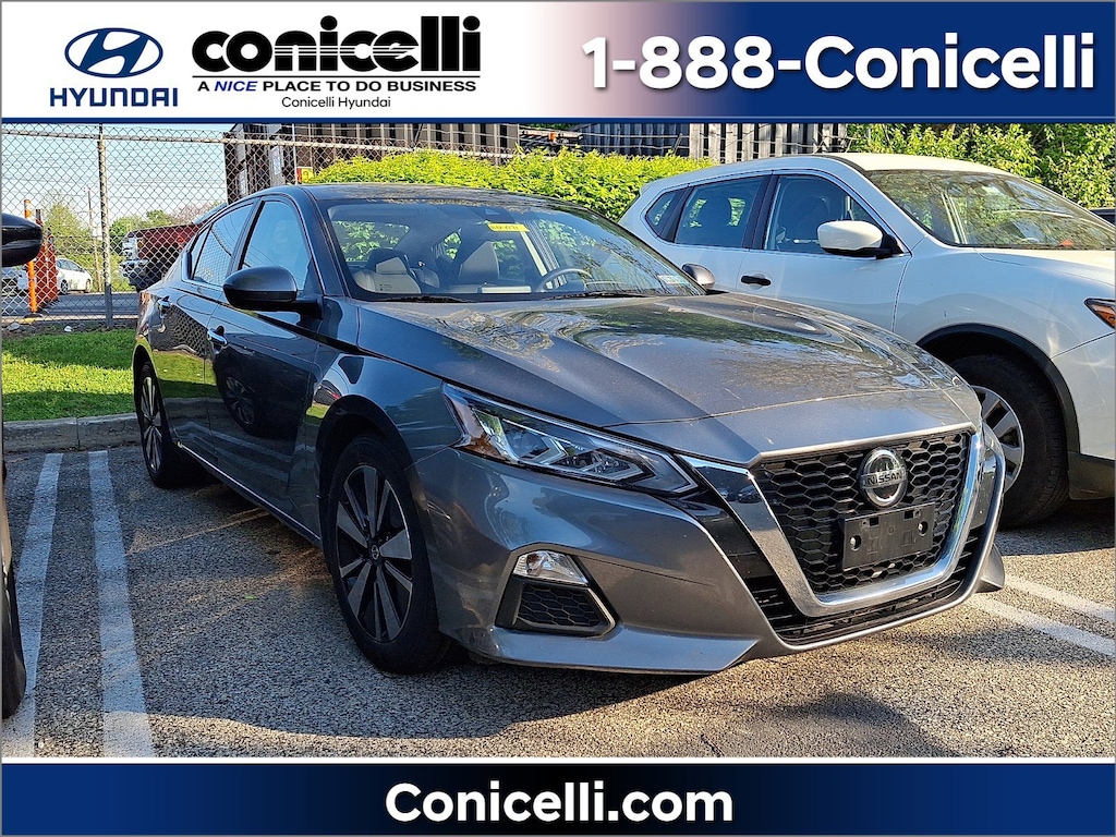 Used 2022 Nissan Altima 2.5 SV Sedan