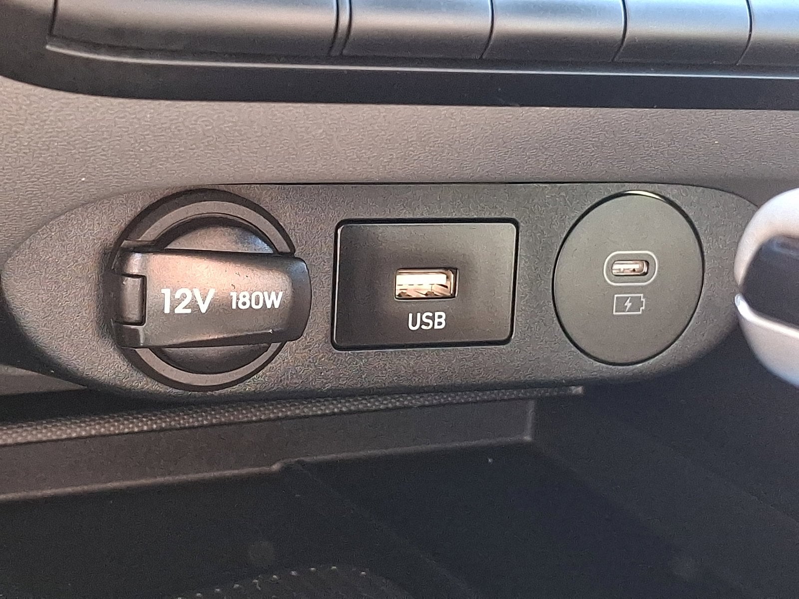 2025 Hyundai Elantra SEL - Photo 23