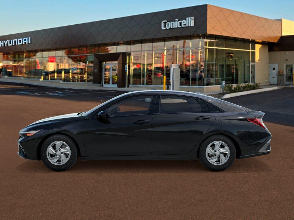New 2026 Hyundai Elantra SE Sedan