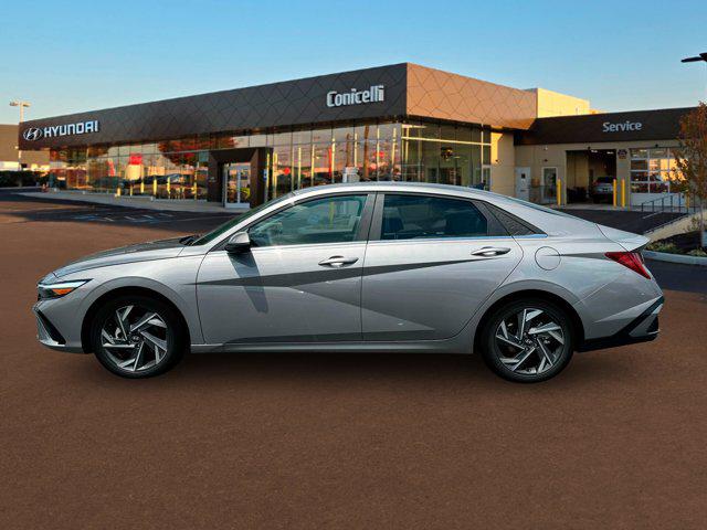 2025 Hyundai Elantra Limited photo 3