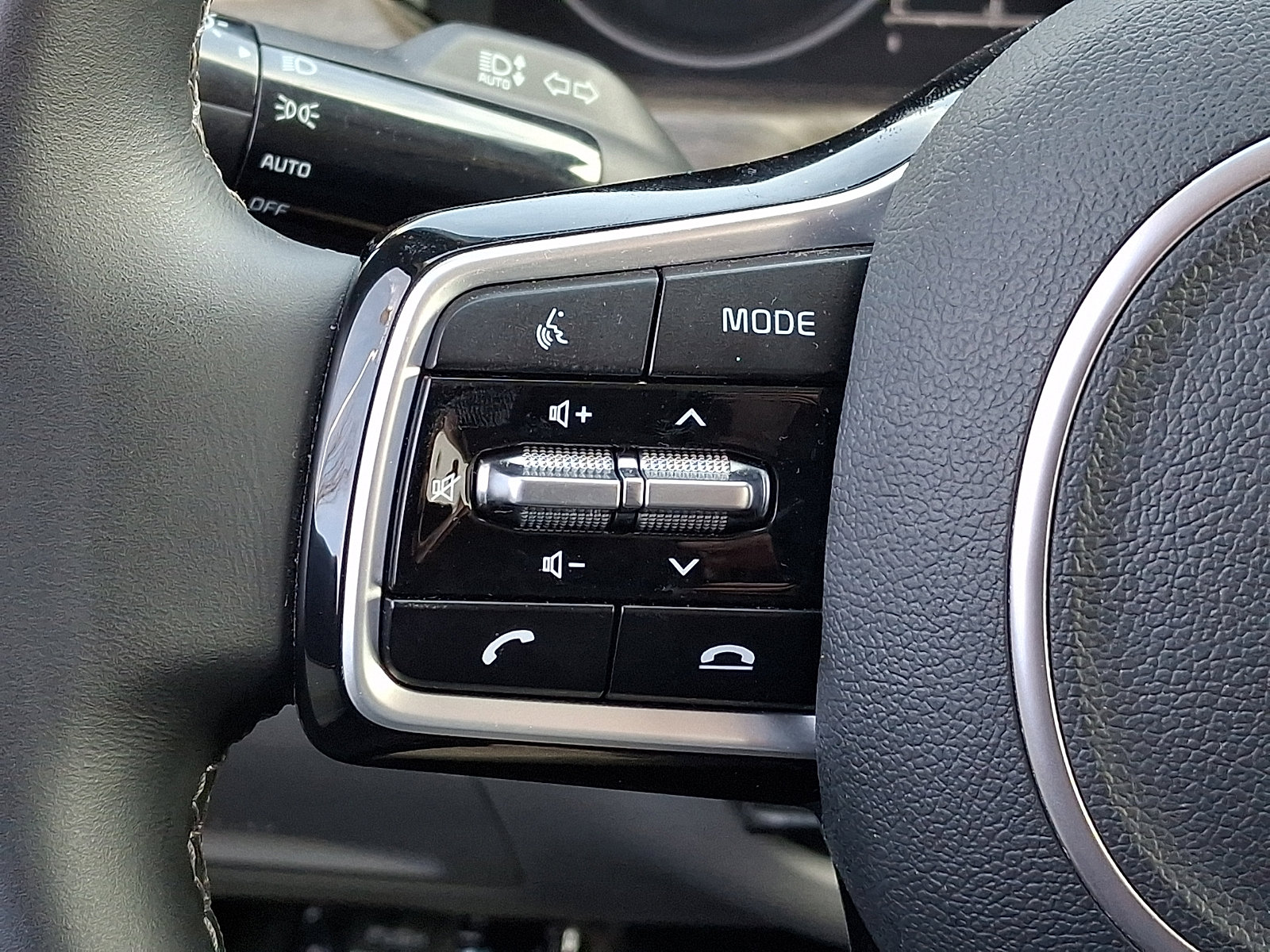 2022 Kia Sorento X-Line S - Photo 21