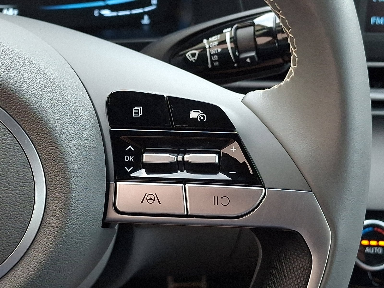 2025 Hyundai Elantra SEL - Photo 21