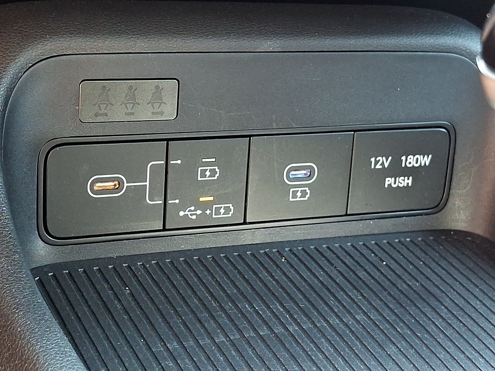 2025 Hyundai Kona SEL - Photo 23
