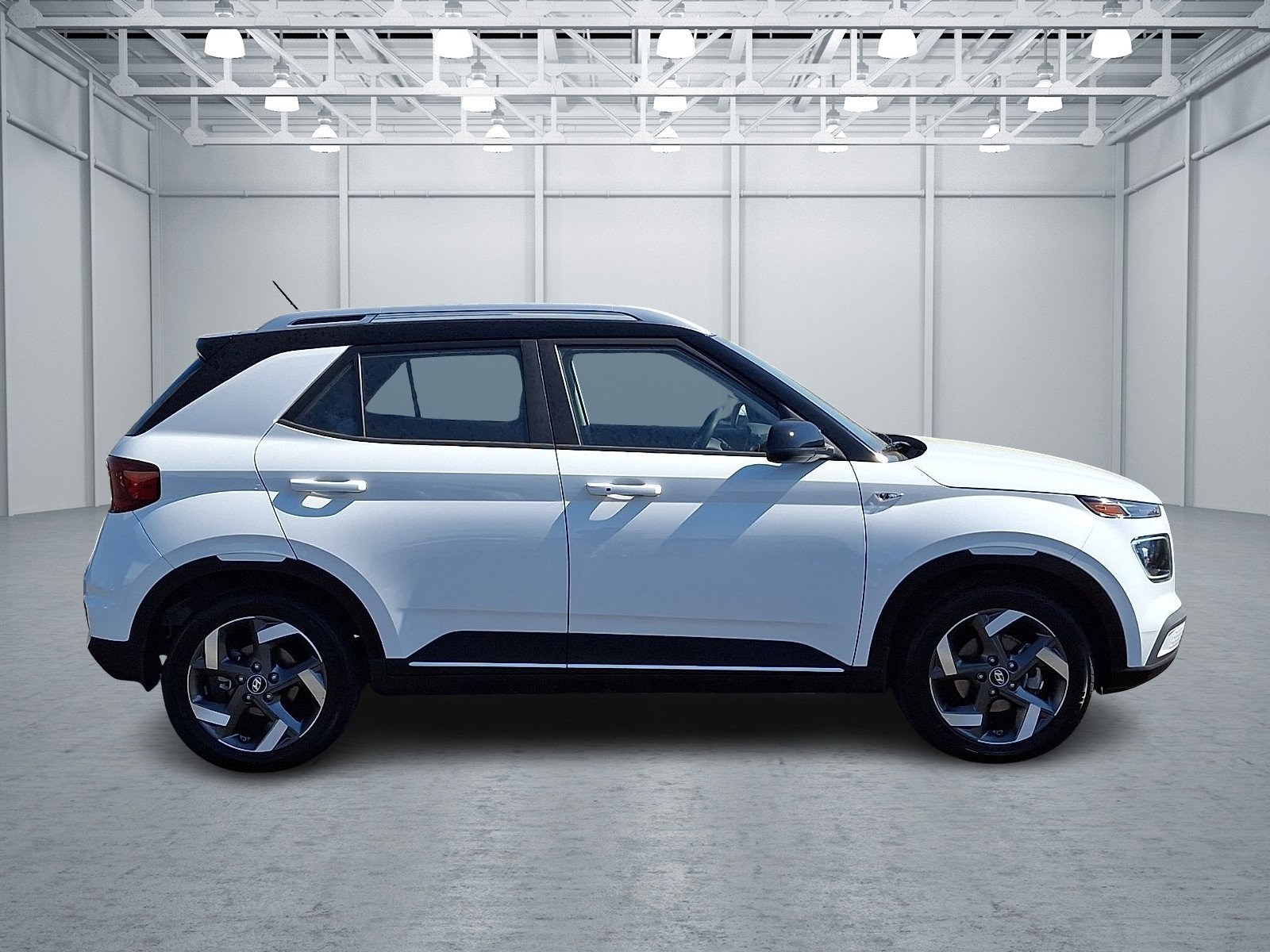 2025 Hyundai Venue Limited - Photo 7