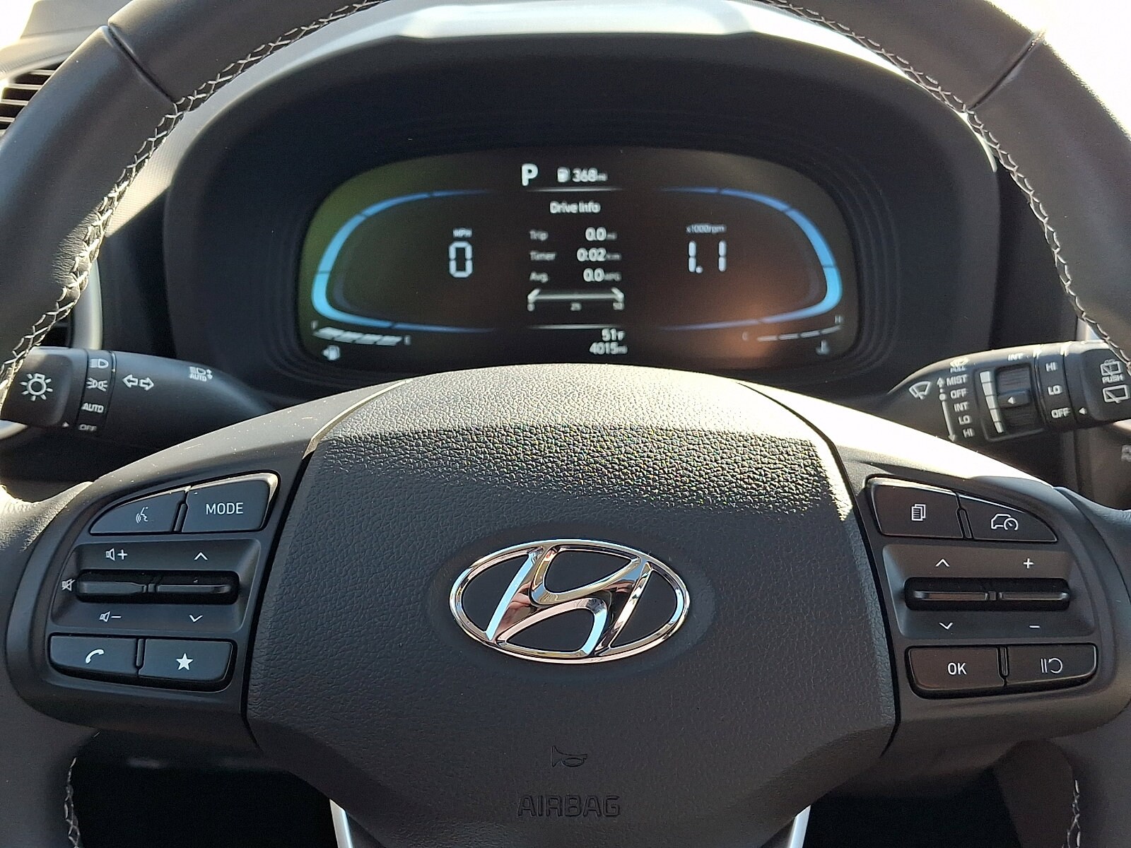 2025 Hyundai Venue SEL - Photo 19