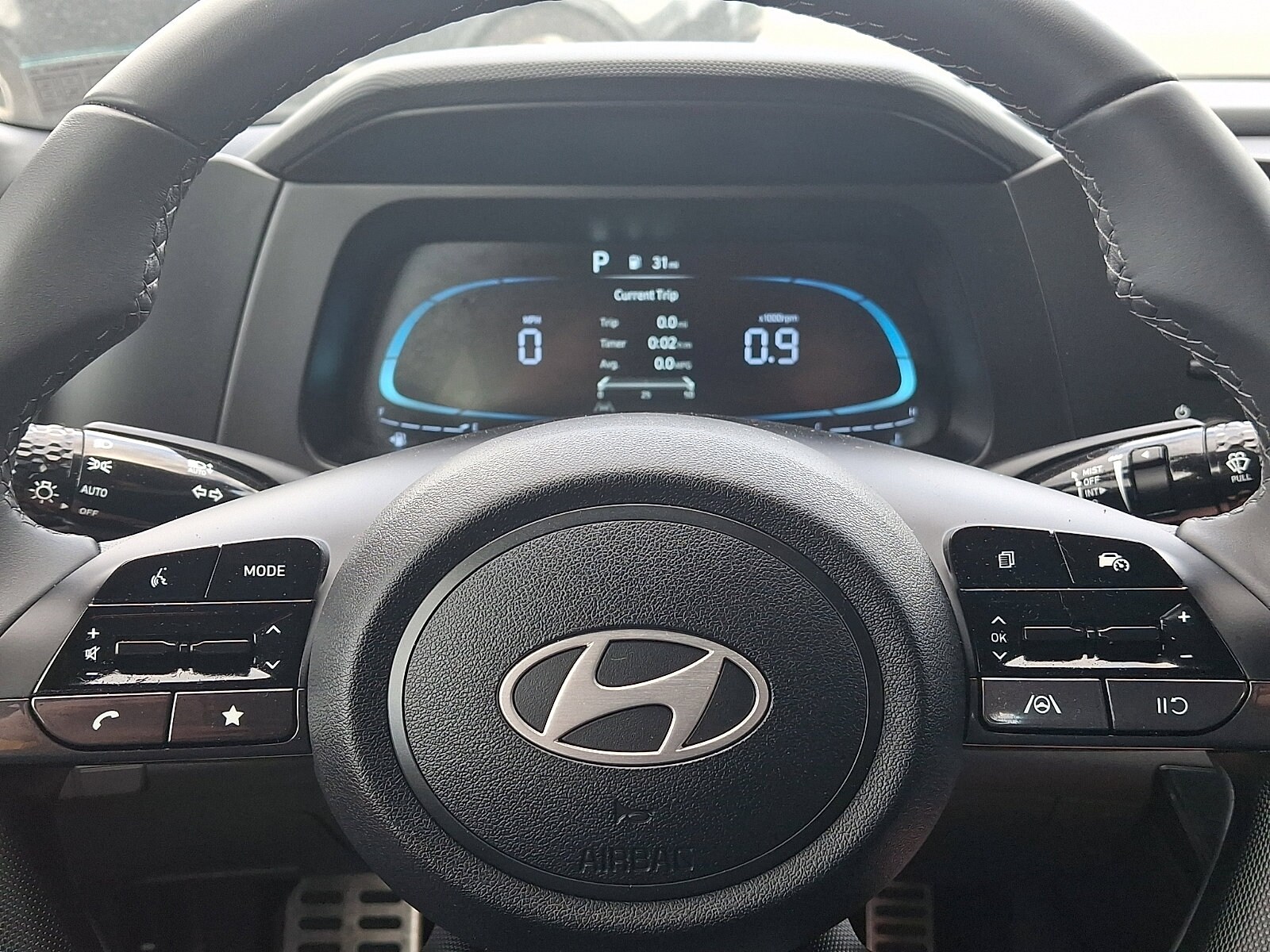 2025 Hyundai Elantra SEL - Photo 18