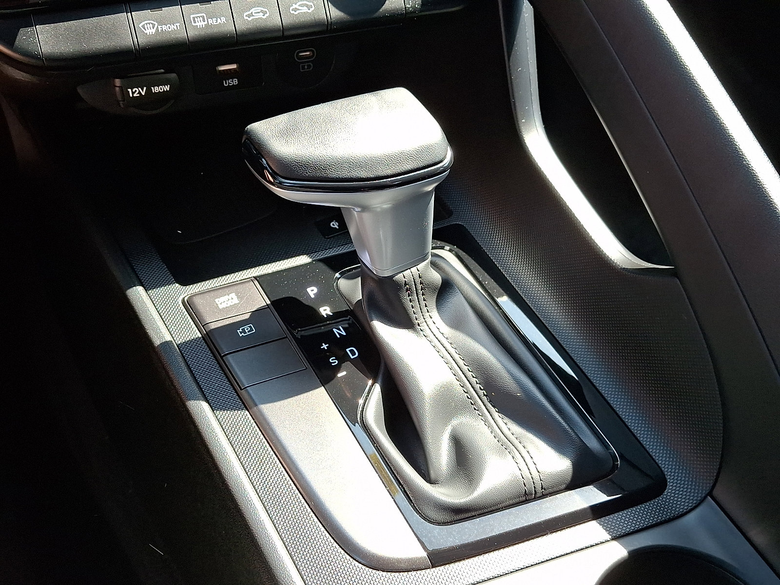 2025 Hyundai Elantra SEL - Photo 14