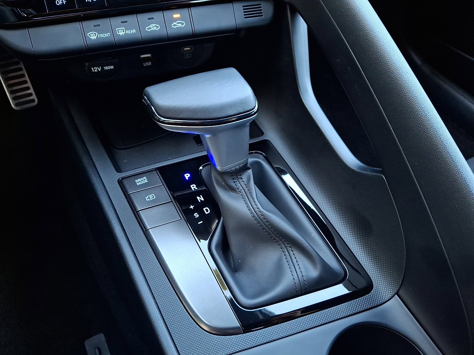 2025 Hyundai Elantra SEL - Photo 14