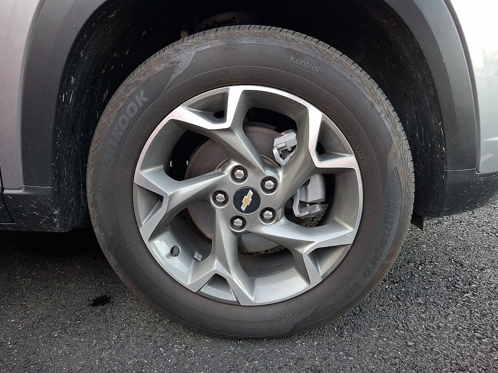 Used 2025 Chevrolet Trax LT SUV