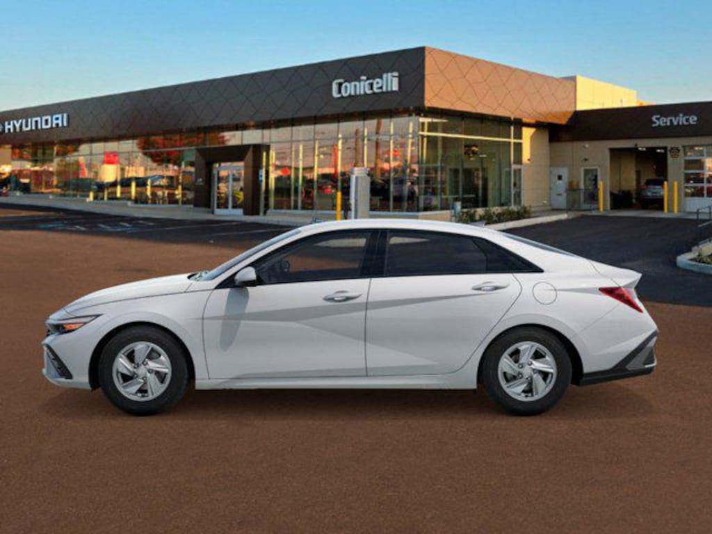 New 2025 Hyundai Elantra SE Sedan
