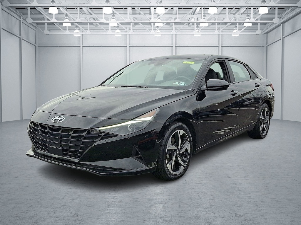 Used 2023 Hyundai Elantra SEL Sedan