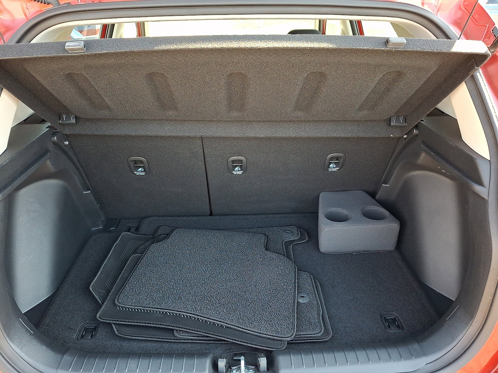 2025 Hyundai Venue SEL - Photo 29