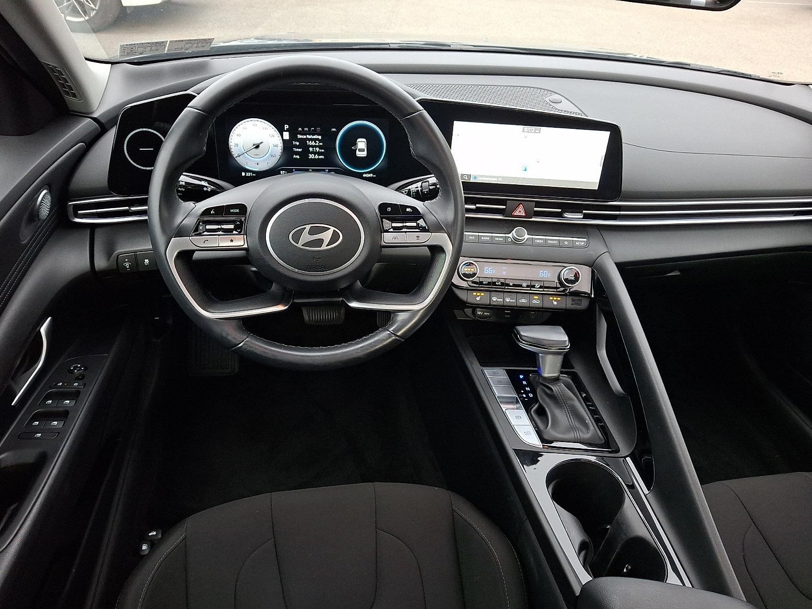 2024 Hyundai Elantra SEL - Photo 11