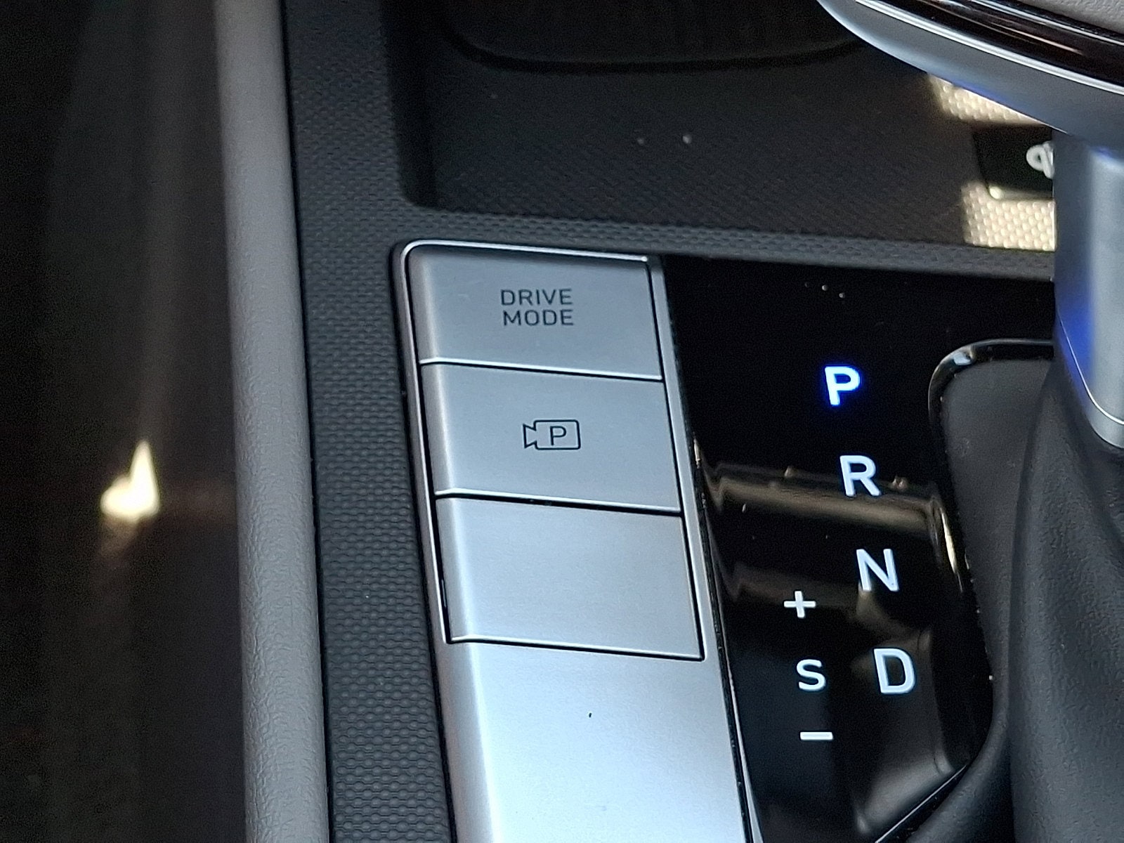 2025 Hyundai Elantra SEL - Photo 24