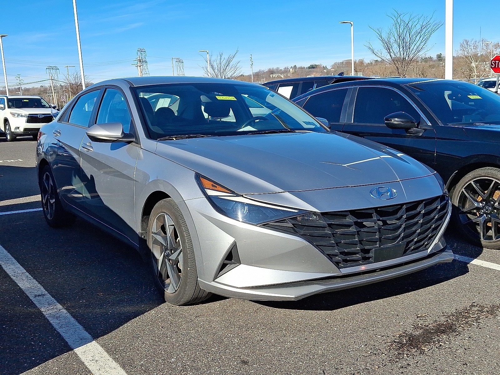 2023 Hyundai Elantra SEL's photo