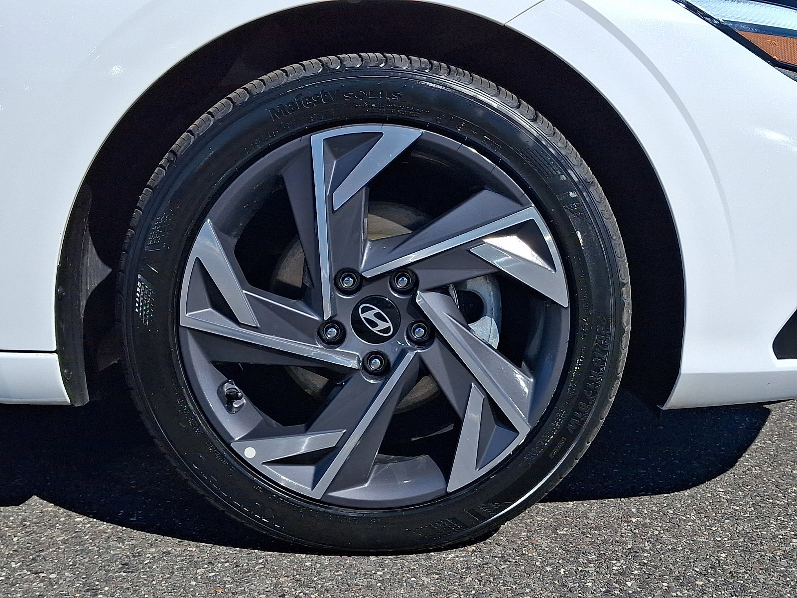 2025 Hyundai Elantra SEL - Photo 8