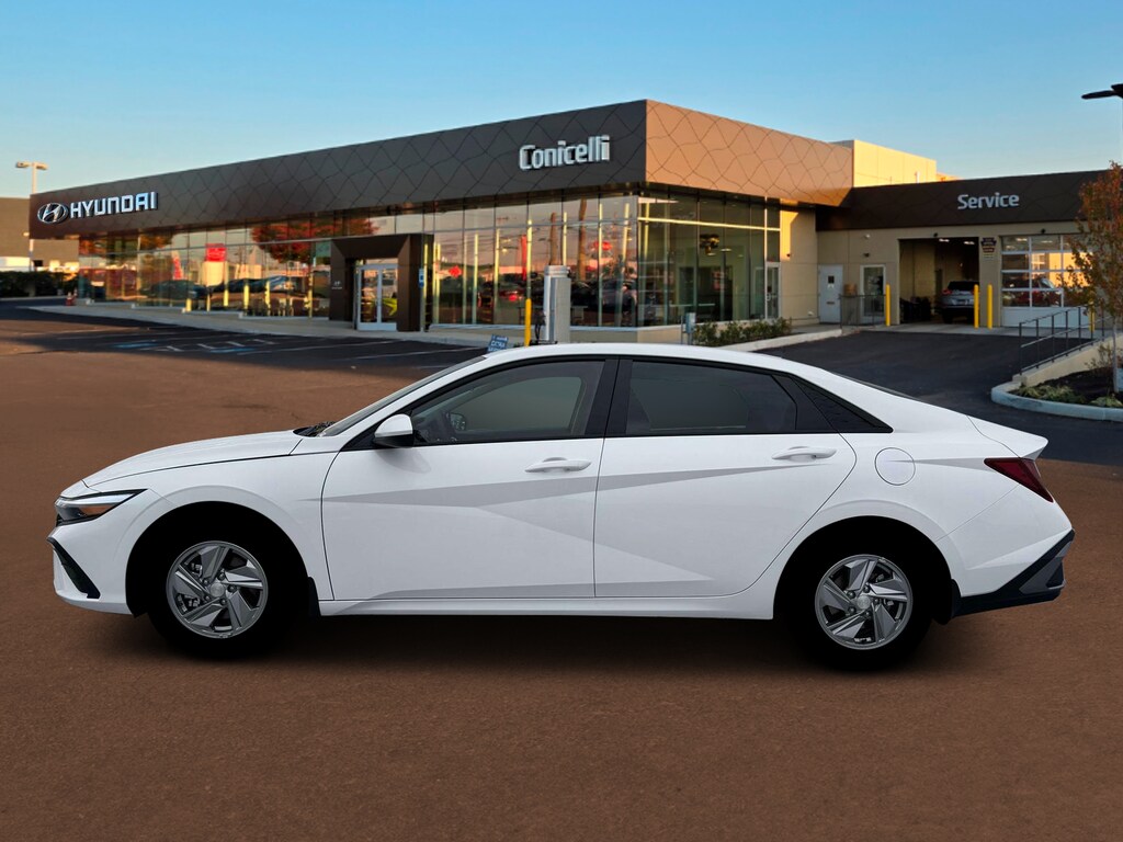 New 2026 Hyundai Elantra SE Sedan
