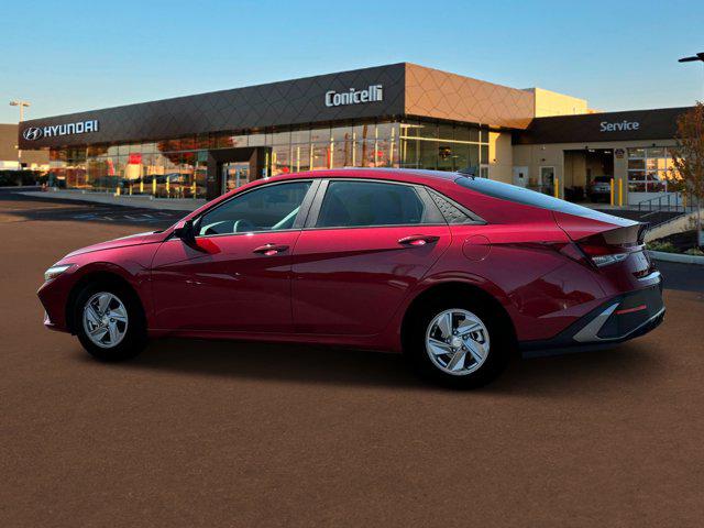 2025 Hyundai Elantra SE photo 4