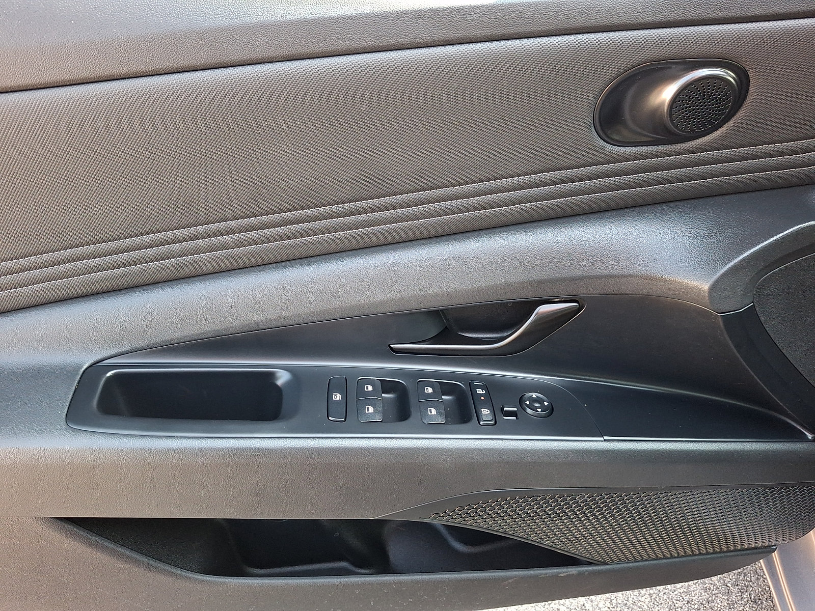 2026 Hyundai Elantra SEL Sport - Photo 12