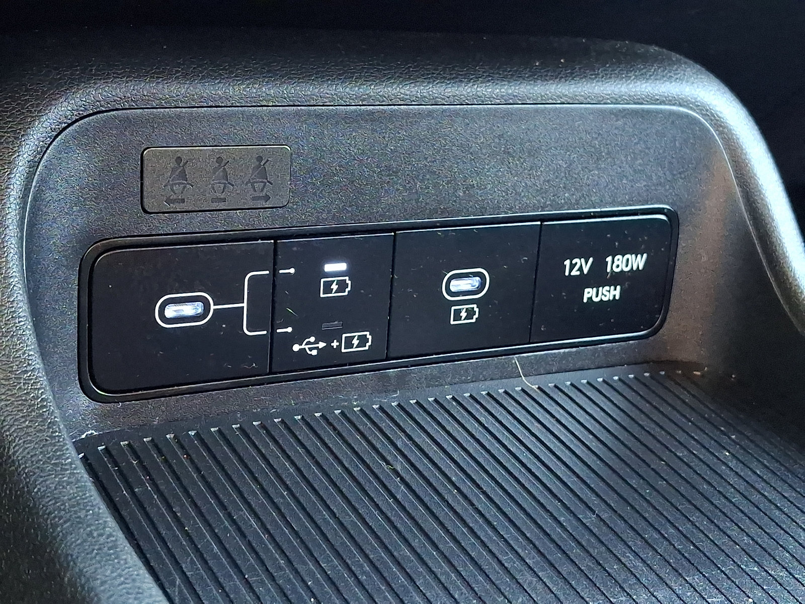 2025 Hyundai Kona SEL - Photo 23