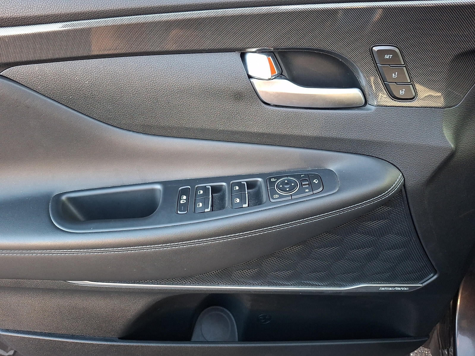 2023 Hyundai Santa Fe Limited - Photo 12