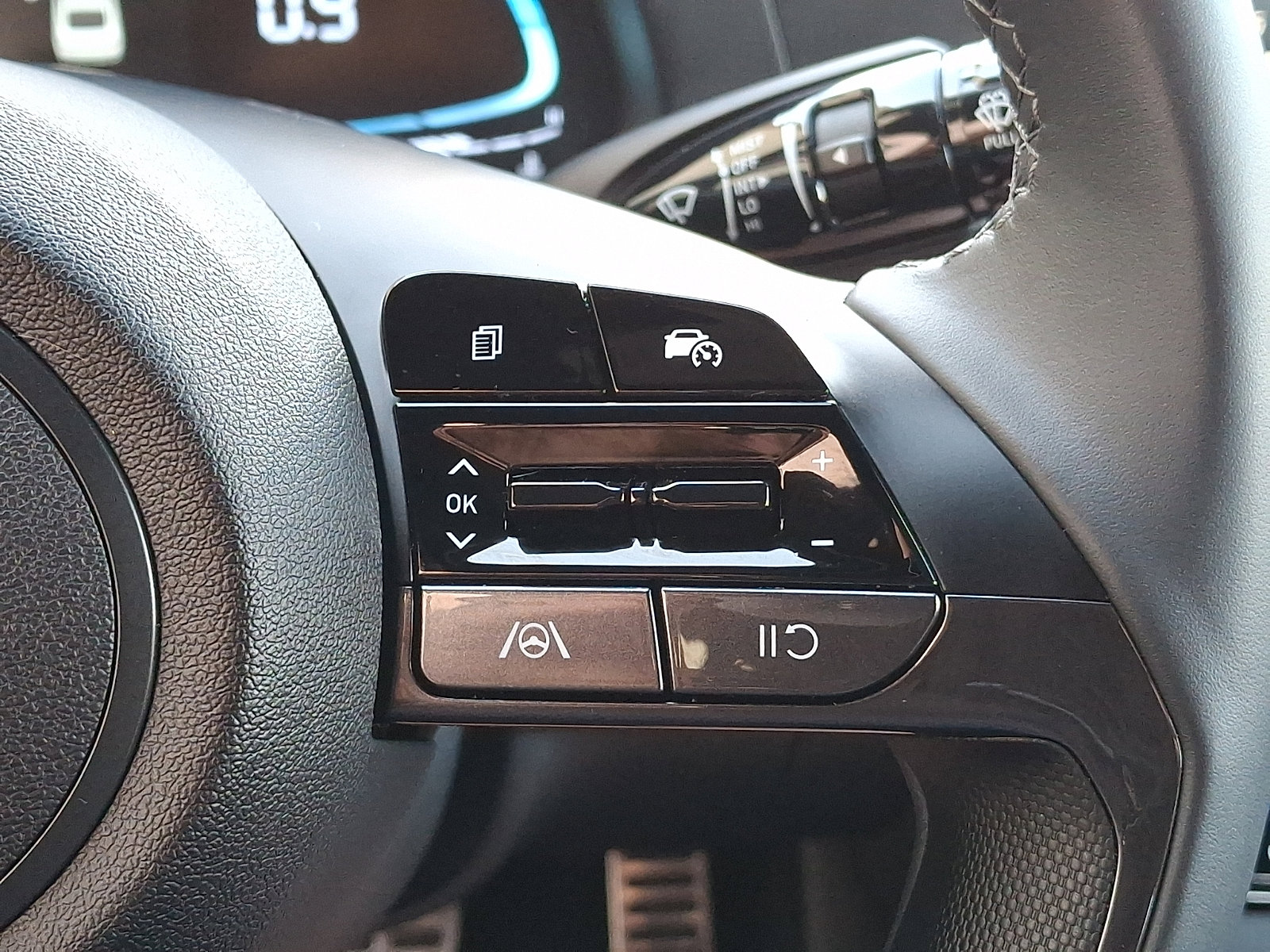 2025 Hyundai Elantra SEL - Photo 21