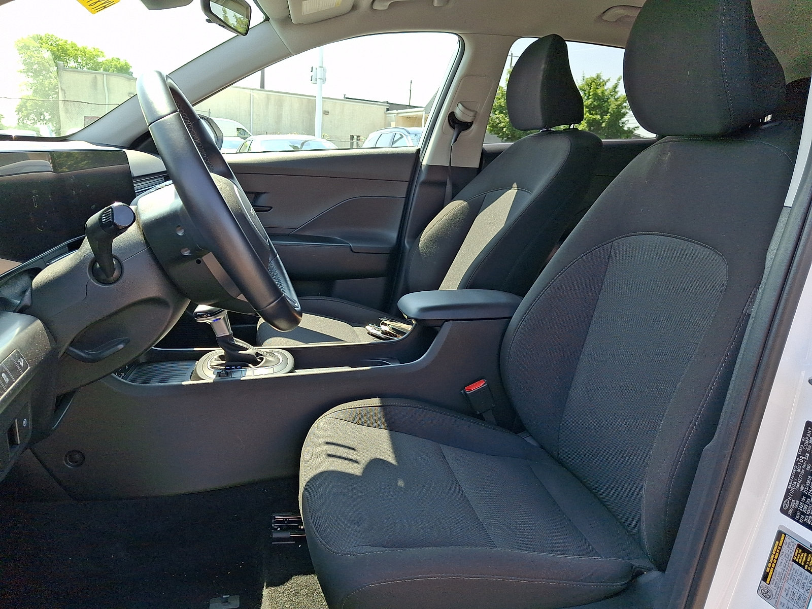 2025 Hyundai Kona SEL - Photo 13