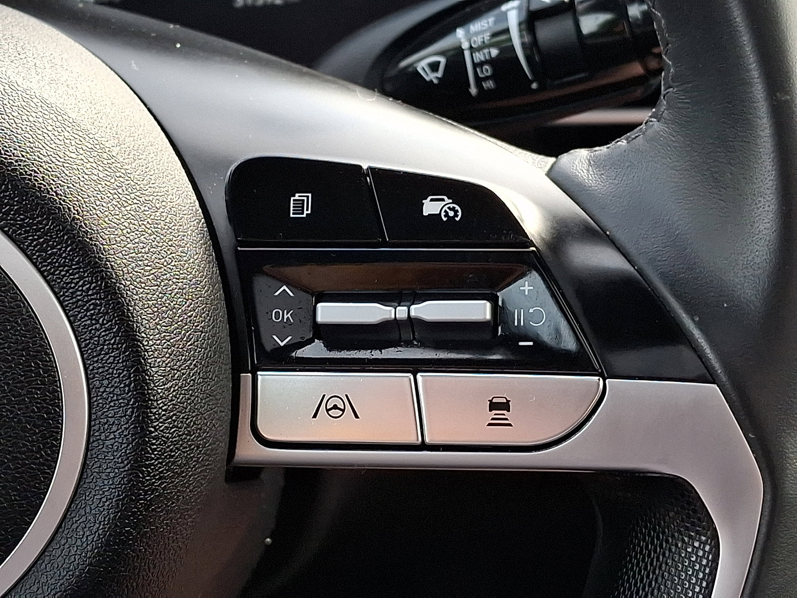 2025 Hyundai Elantra SEL - Photo 23