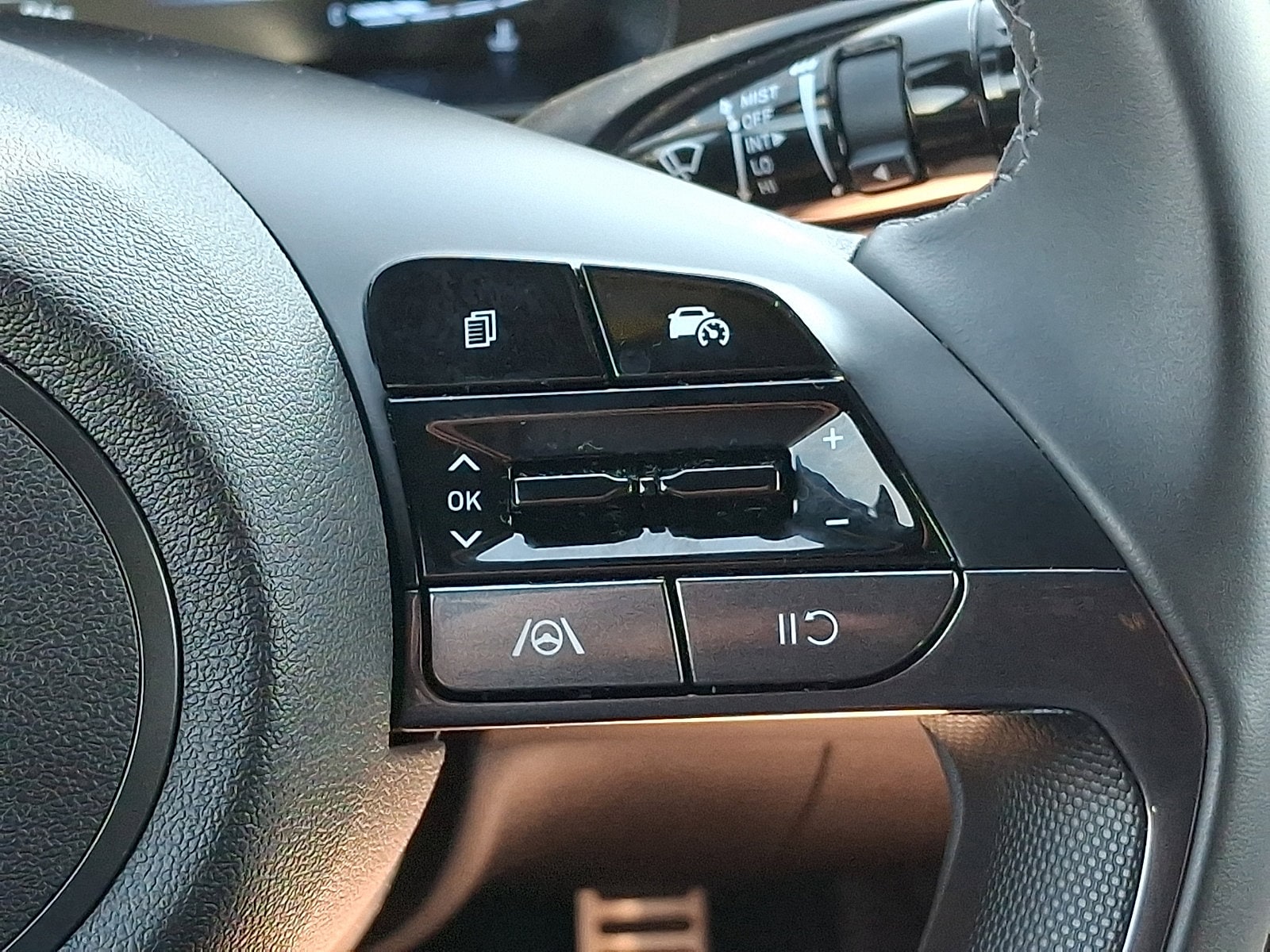 2025 Hyundai Elantra SEL - Photo 21