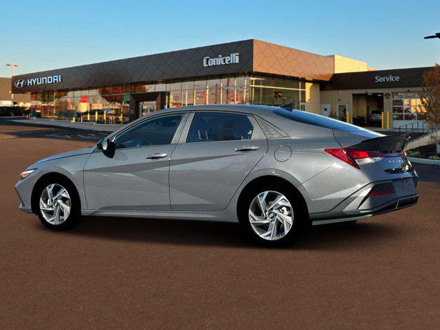 2025 Hyundai Elantra SEL Sport photo 4