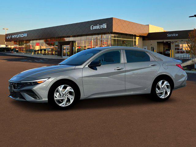 2025 Hyundai Elantra SEL Sport photo 2