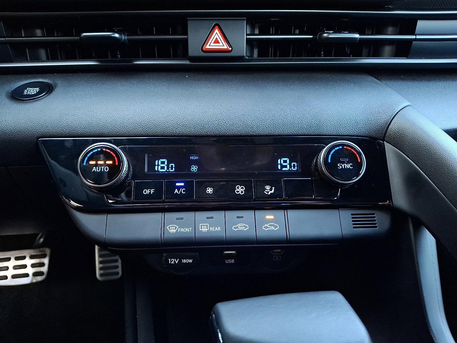 2025 Hyundai Elantra SEL - Photo 15